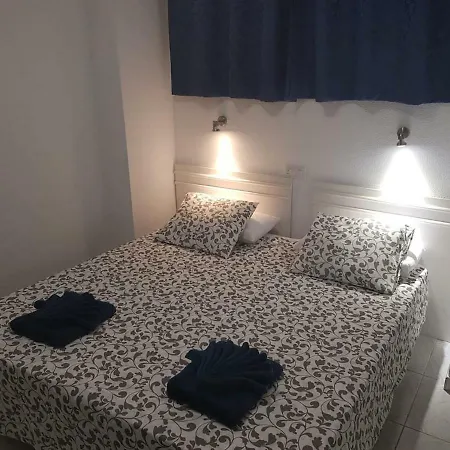 Apartment 5 Min Walk From Yumbo! 120