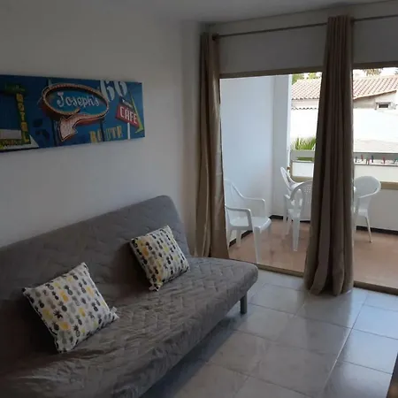 5 Min Walk From Yumbo! 120