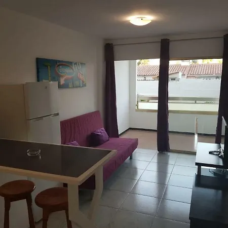 5 Min Walk From Yumbo! 120 Apartment *